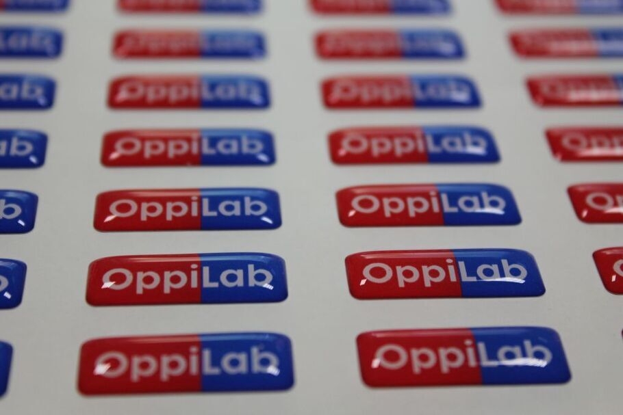 India's Leading manufacturer of Dome Stickers